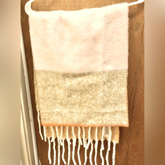 Vince Colorblock Fringed Alpaca Blend Scarf - Picture 4 of 8